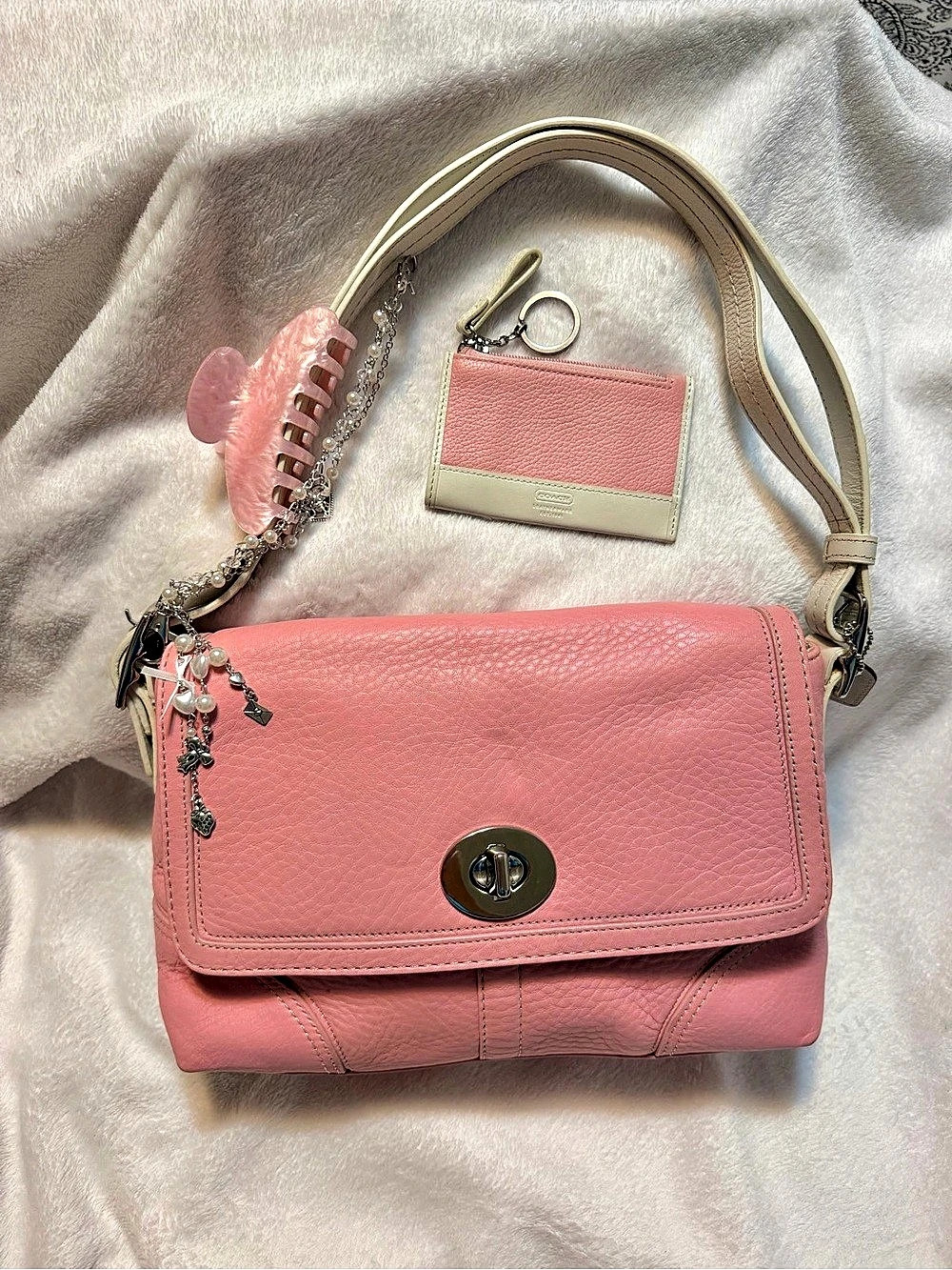 Coach Hamptons Turnlock Flap Bag Pink & white Crossbody/shoulder